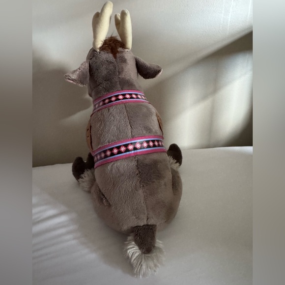 Disney Store Frozen Share The Magic Holiday Sven Plush - Picture 3 of 6